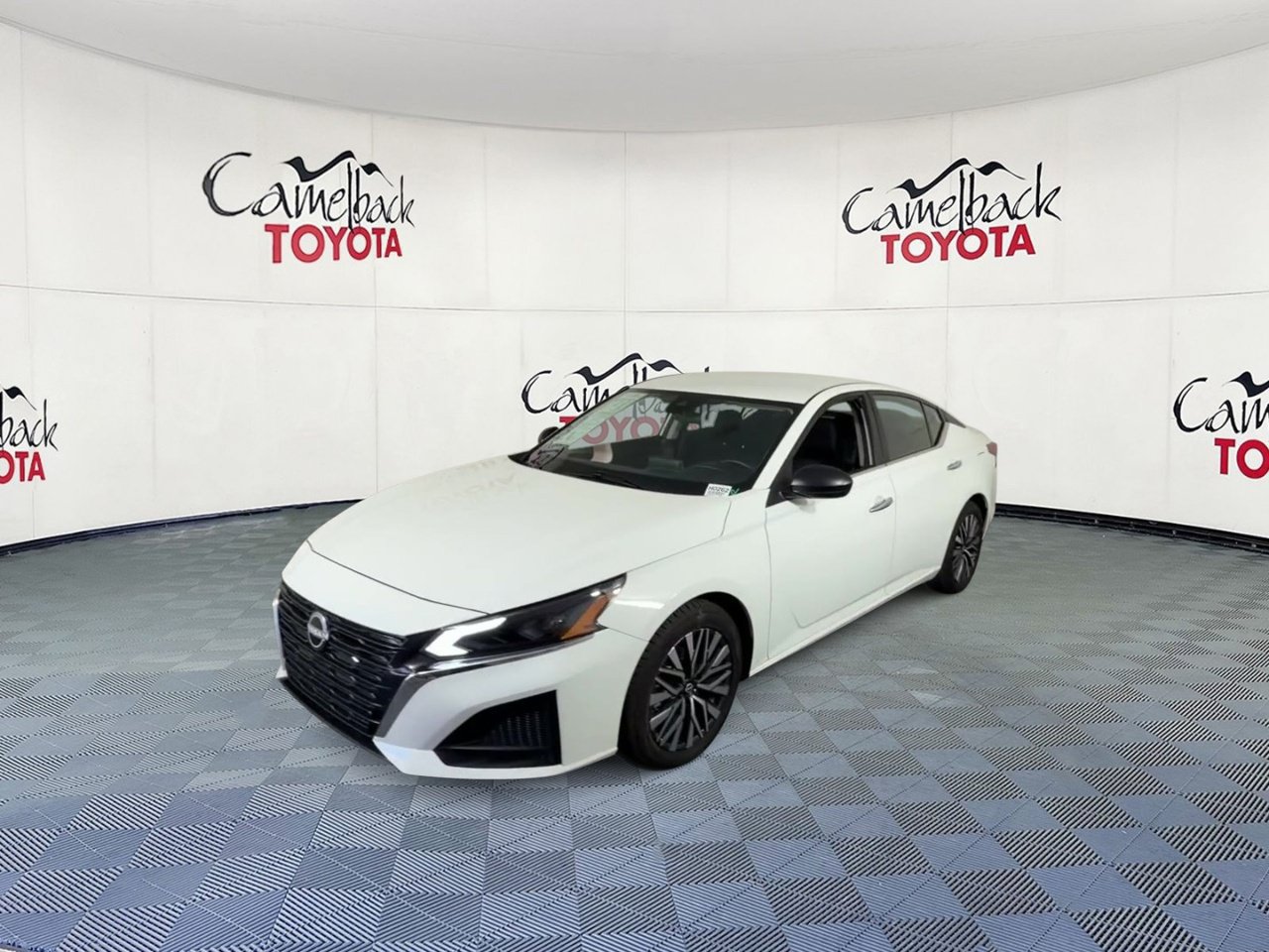 Used 2025 Nissan Altima 2.5 SV FWD image 7
