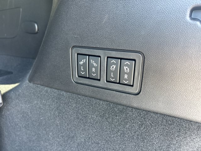 Used 2024 Cadillac XT6 Premium Luxury AWD/4WD image 7