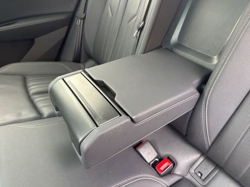 Used 2023 Audi e-tron Premium Plus w/ Premium Plus Package image 34