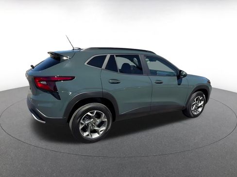 Used 2025 Chevrolet Trax LT image 14
