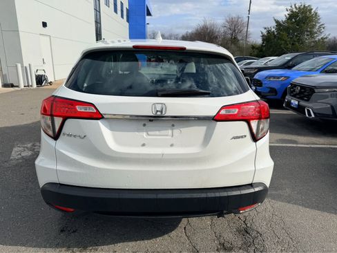 Used 2022 Honda HR-V LX image 2