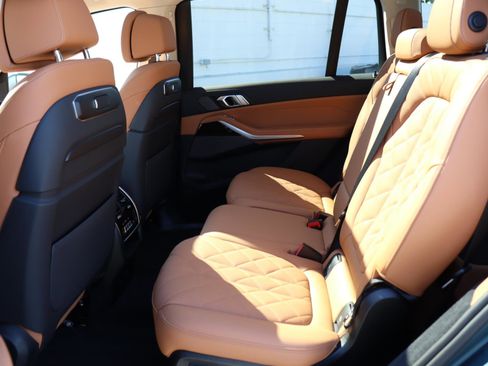 Used 2026 BMW X7 xDrive40i image 13
