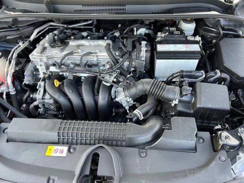 Used 2022 Toyota Corolla LE image 9