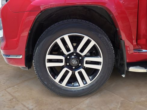 Used 2022 Toyota 4Runner Limited AWD/4WD image 30
