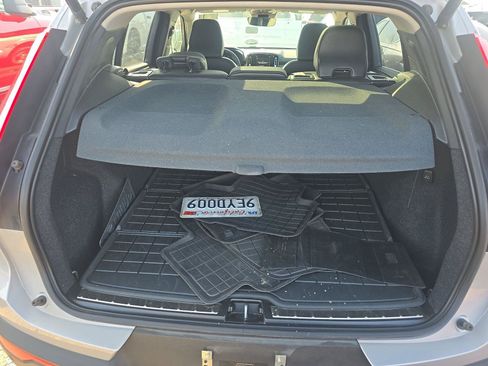 Used 2023 Volvo XC40 B5 Plus AWD/4WD image 10