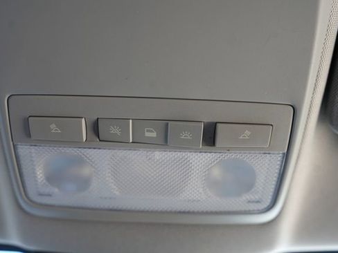 Used 2019 Chevrolet Trax LT w/ LT Convenience Package image 28