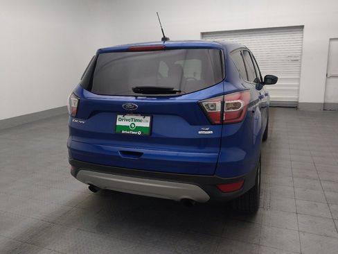 Used 2017 Ford Escape SE FWD image 7