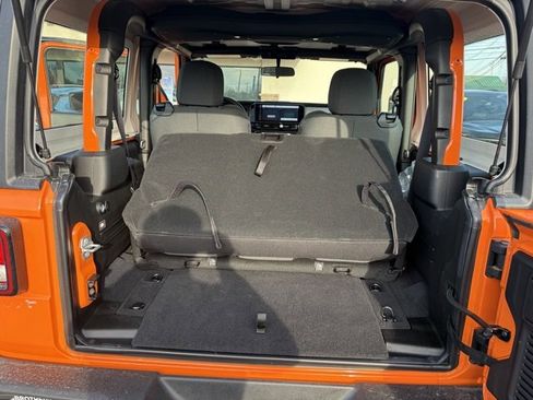 Used 2025 Jeep Wrangler Sport image 29