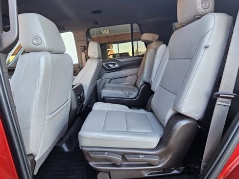 Used 2022 Chevrolet Tahoe Z71 w/ Luxury Package image 13