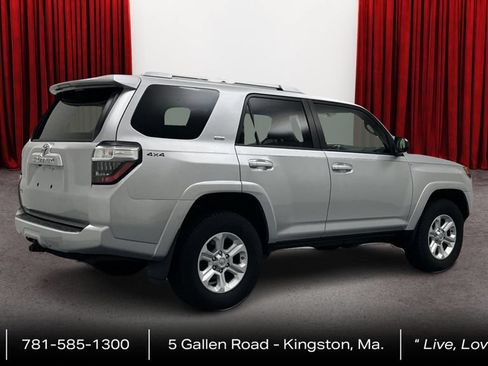 Used 2015 Toyota 4Runner SR5 AWD/4WD image 5