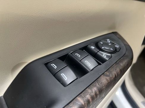 Certified 2023 GMC Acadia Denali AWD/4WD image 22