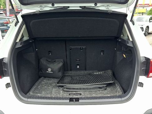 Certified 2022 Volkswagen Taos SE AWD/4WD image 29