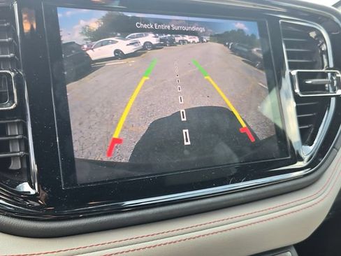 Used 2024 Dodge Durango GT RWD image 12