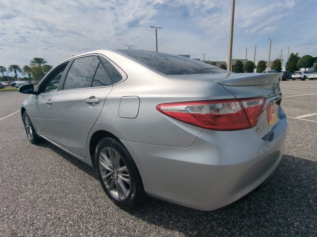 Used 2017 Toyota Camry SE FWD image 6