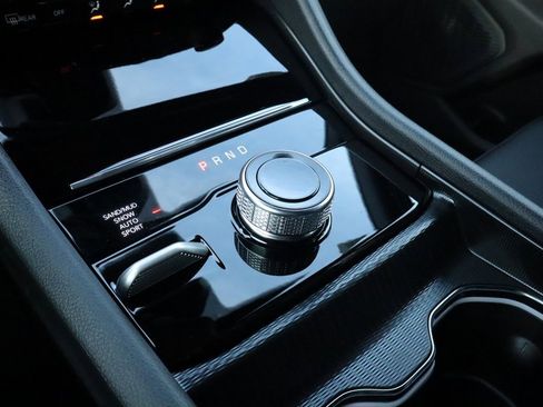 New 2025 Jeep Grand Cherokee L Limited image 9