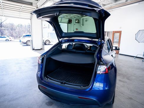 Used 2023 Tesla Model Y Long Range image 53