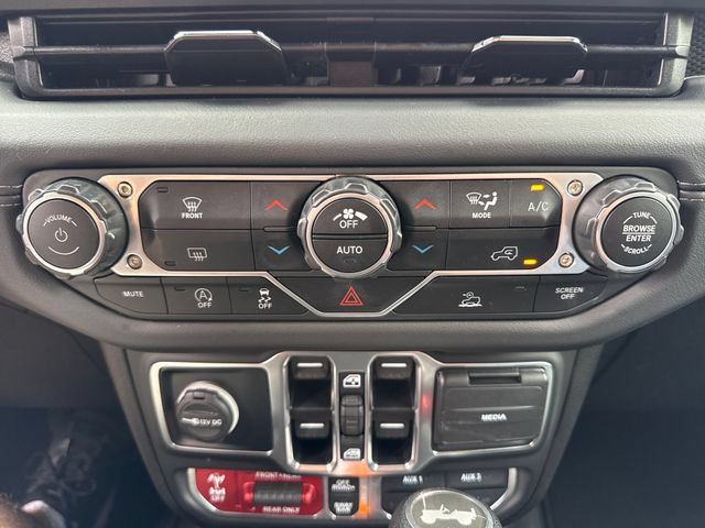 Used 2025 Jeep Wrangler Unlimited Rubicon AWD/4WD image 33