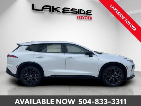 New 2025 Toyota Crown Signia image 7