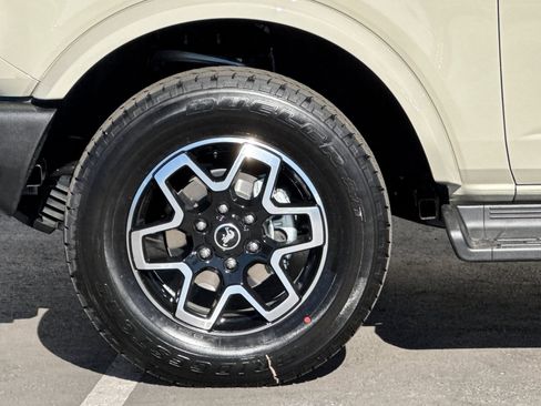 New 2025 Ford Bronco Outer Banks image 25