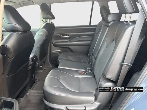 Used 2024 Toyota Grand Highlander XLE image 15