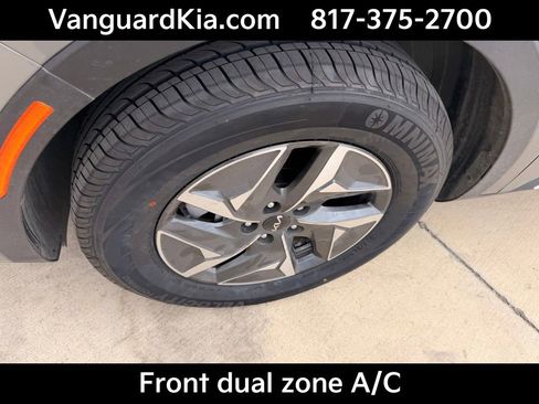 Certified 2022 Kia Sorento S AWD/4WD image 8