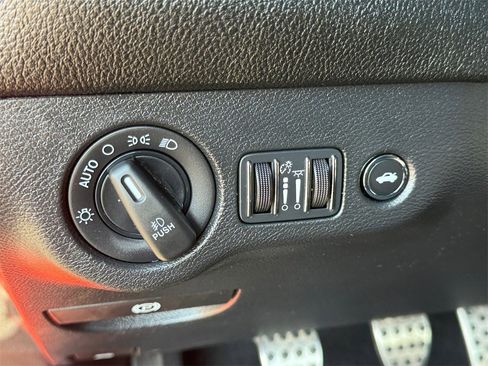 Used 2022 Dodge Challenger R/T w/ Driver Convenience Group image 21