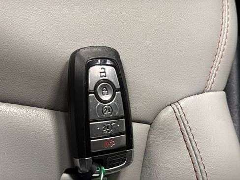 Used 2025 Ford Expedition Max Active AWD/4WD image 46