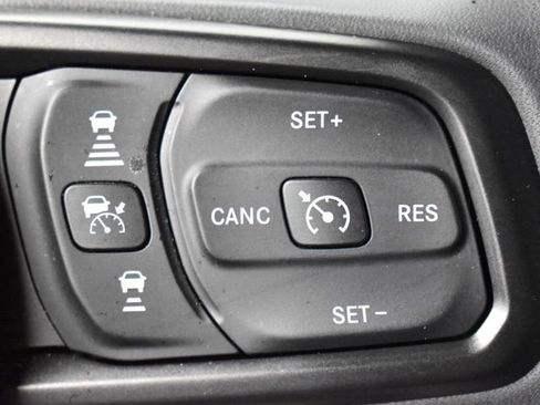 Used 2024 Jeep Wrangler Sport S image 28