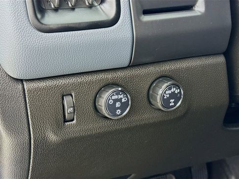 Used 2022 Chevrolet Colorado Z71 w/ Safety Package image 10