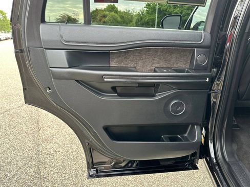 Used 2019 Ford Expedition Limited AWD/4WD image 22