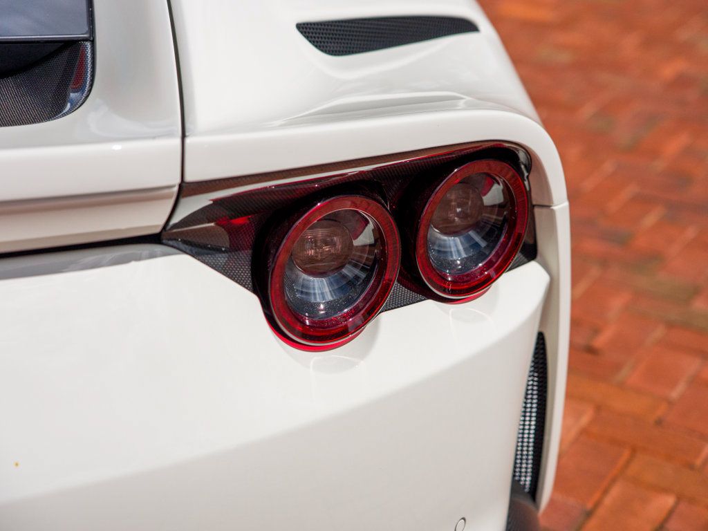Used 2019 Ferrari 812 Superfast RWD image 19