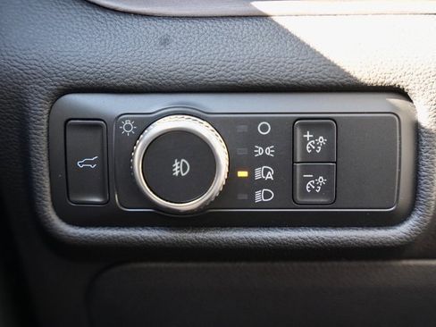 Used 2021 Ford Explorer Limited w/ Equipment Group 301A image 29