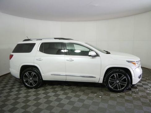 Used 2017 GMC Acadia Denali w/ Technology Package image 2