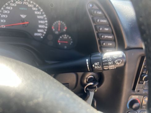 Used 2004 Chevrolet Corvette Convertible w/ Preferred Equipment Group RWD image 18
