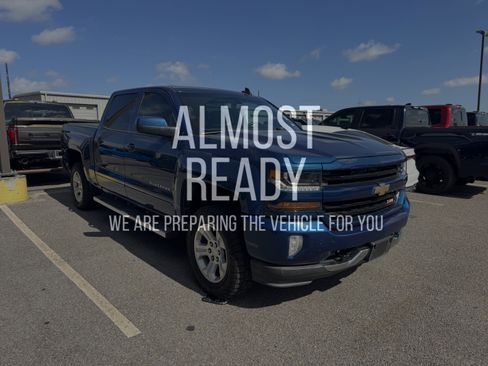 Used 2018 Chevrolet Silverado 1500 LT w/ All Star Edition AWD/4WD image 5