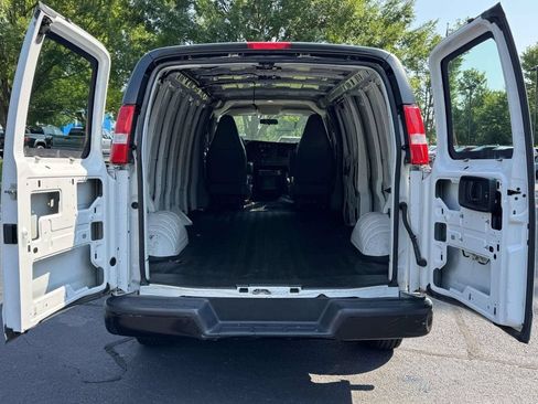 Used 2022 Chevrolet Express 2500 Extended w/ Driver Convenience Package RWD image 17