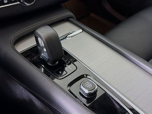 Used 2024 Volvo XC90 B5 Core w/ Protection Package Premier image 21