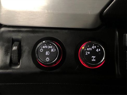 Used 2015 GMC Yukon XL SLT w/ HD Trailering Package image 25