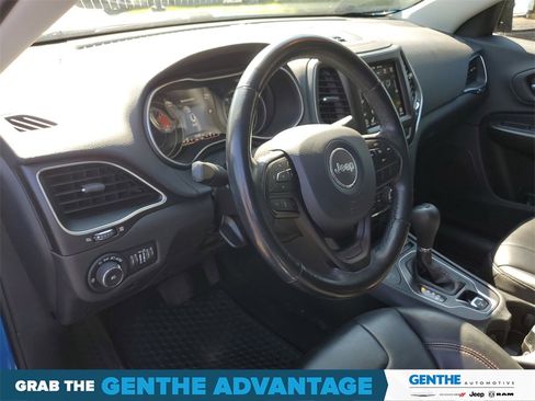 Used 2020 Jeep Cherokee Trailhawk w/ Cold Weather Group image 10