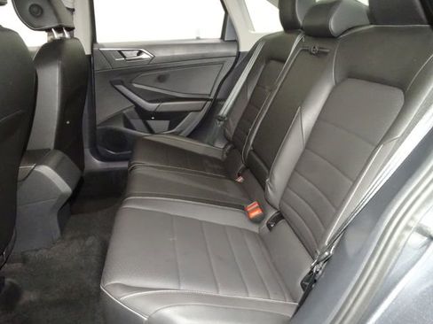 Used 2024 Volkswagen Jetta SE image 10