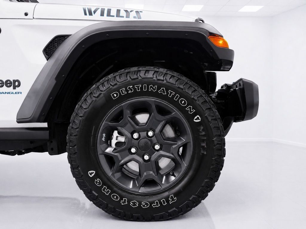 Used 2023 Jeep Wrangler Unlimited w/ Sun & Screen Package AWD/4WD image 10