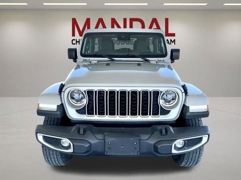Used 2024 Jeep Wrangler Unlimited Sahara AWD/4WD image 2