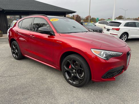 Used 2023 Alfa Romeo Stelvio Veloce image 12