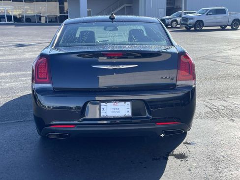 Used 2019 Chrysler 300 S w/ 300S Premium Group 2 RWD image 4