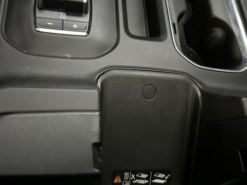 Used 2024 GMC Sierra 3500 Denali w/ Technology Package image 51