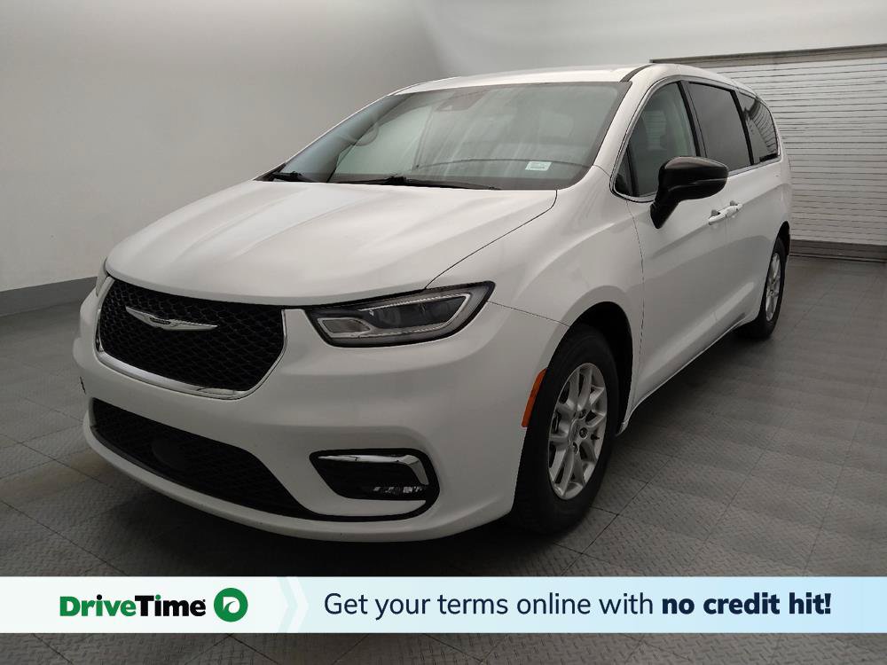 Used 2024 Chrysler Pacifica Touring-L FWD image 1