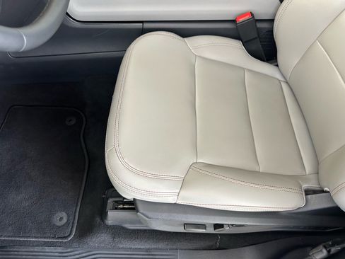 Certified 2025 Ford Expedition Active AWD/4WD image 19