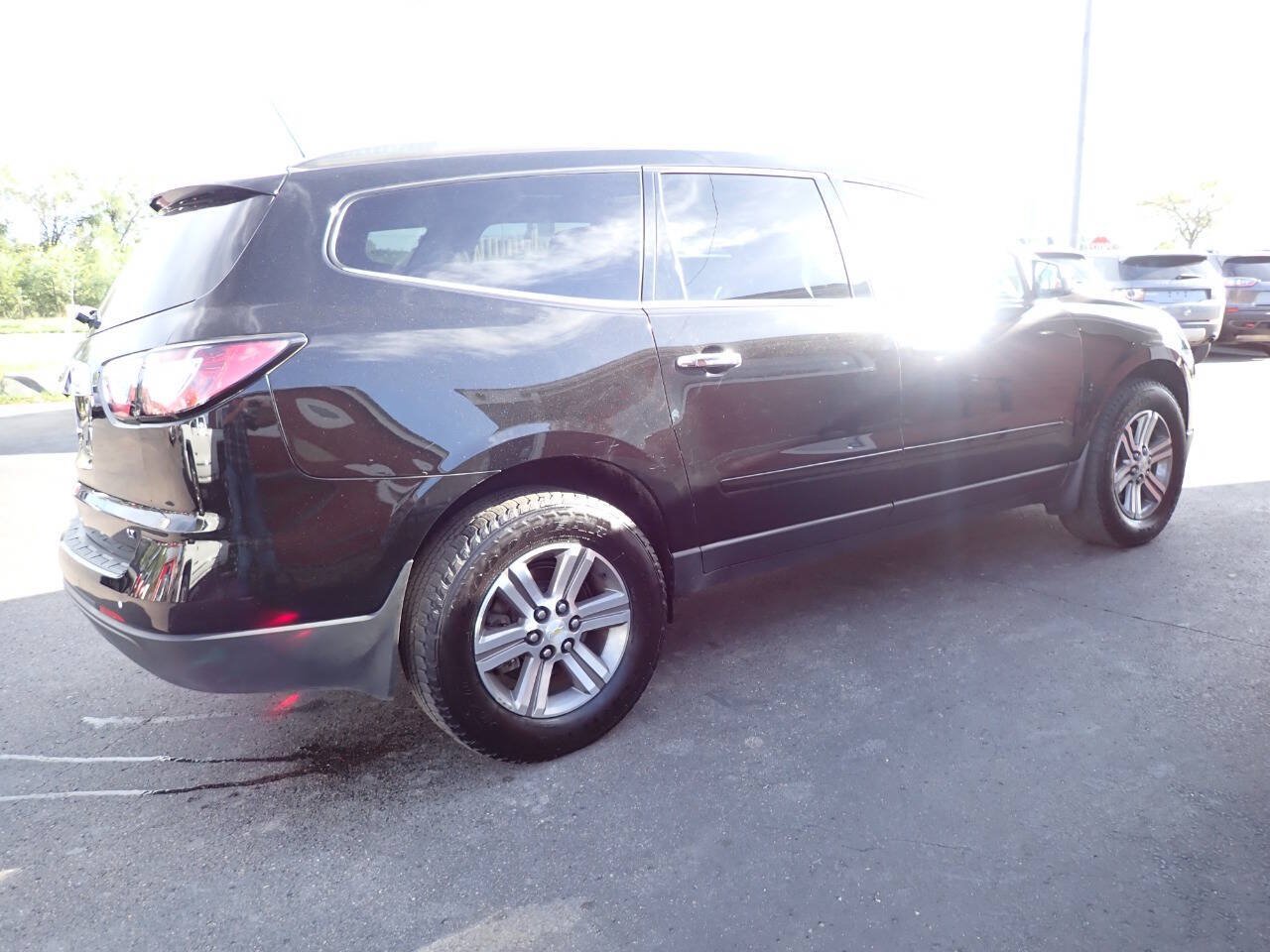 Used 2017 Chevrolet Traverse LT AWD/4WD image 6