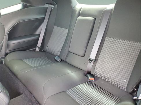 Used 2022 Dodge Challenger R/T w/ Performance Handling Group image 5