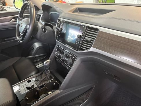 Used 2019 Volkswagen Atlas SEL R-Line AWD/4WD image 11